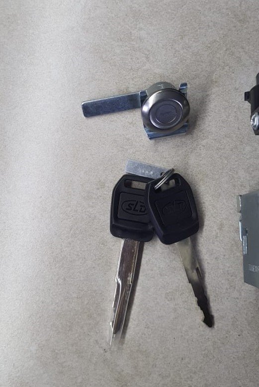 Ignition Lock Set with Two Keys – For BGauss C12 & D15 (All Models)