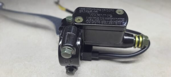 LH Master Cylinder Assembly - Universal