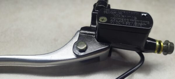 RH Master Cylinder Assembly-Universal